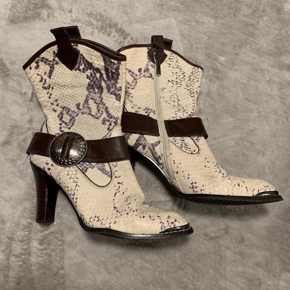 donald pliner snakeskin boots